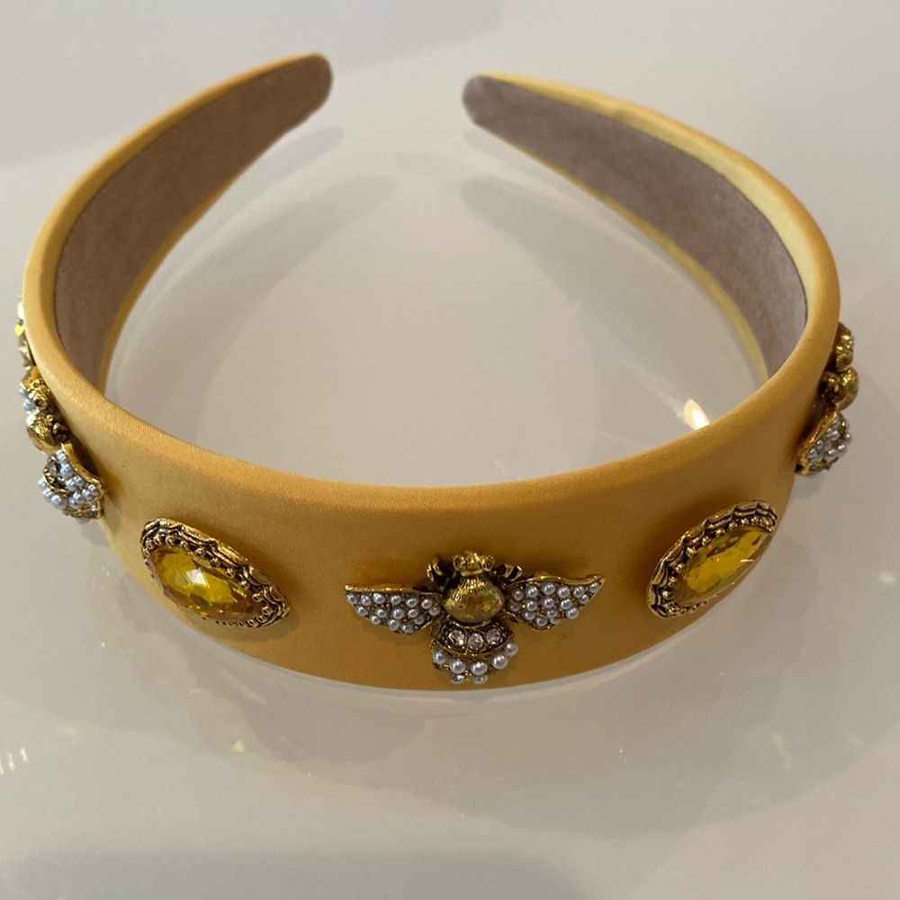 New headband in yellow